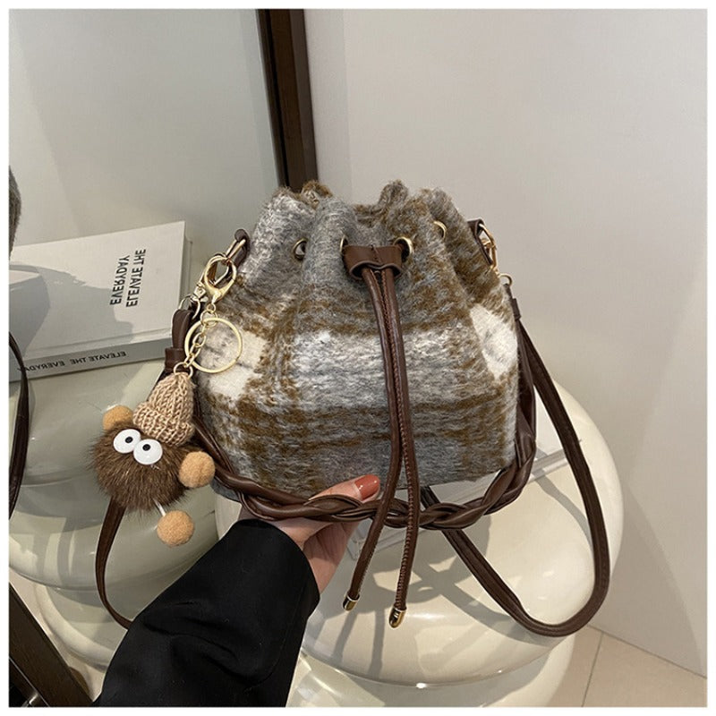 Wholesale Wool Contrast Color Casual Fashion One Shoulder Crossbody Bucket Bag